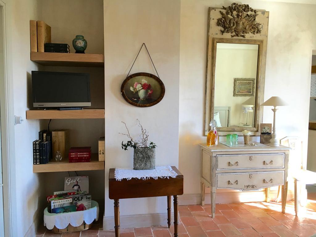 Les Volets Bleus Bed & Breakfast Arcangues Exterior photo