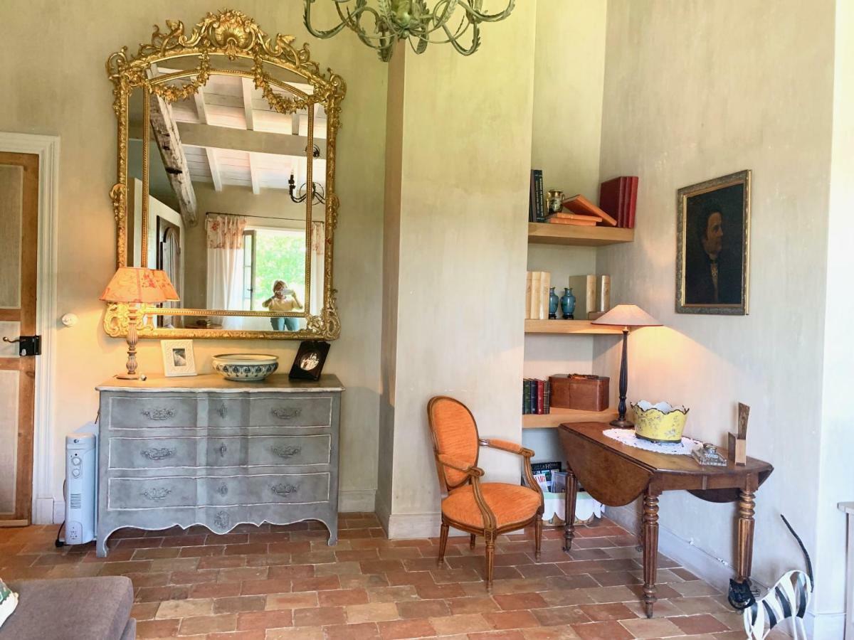 Les Volets Bleus Bed & Breakfast Arcangues Exterior photo