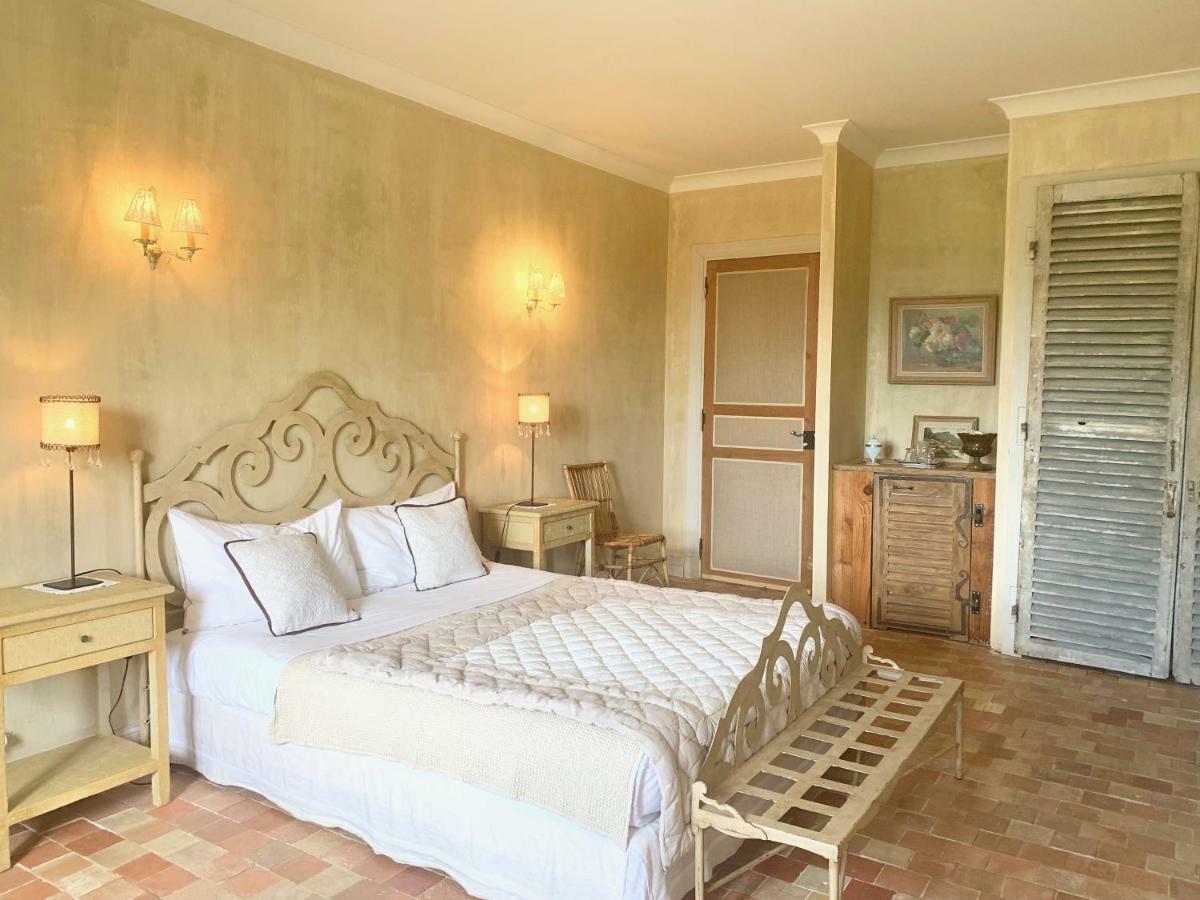 Les Volets Bleus Bed & Breakfast Arcangues Exterior photo