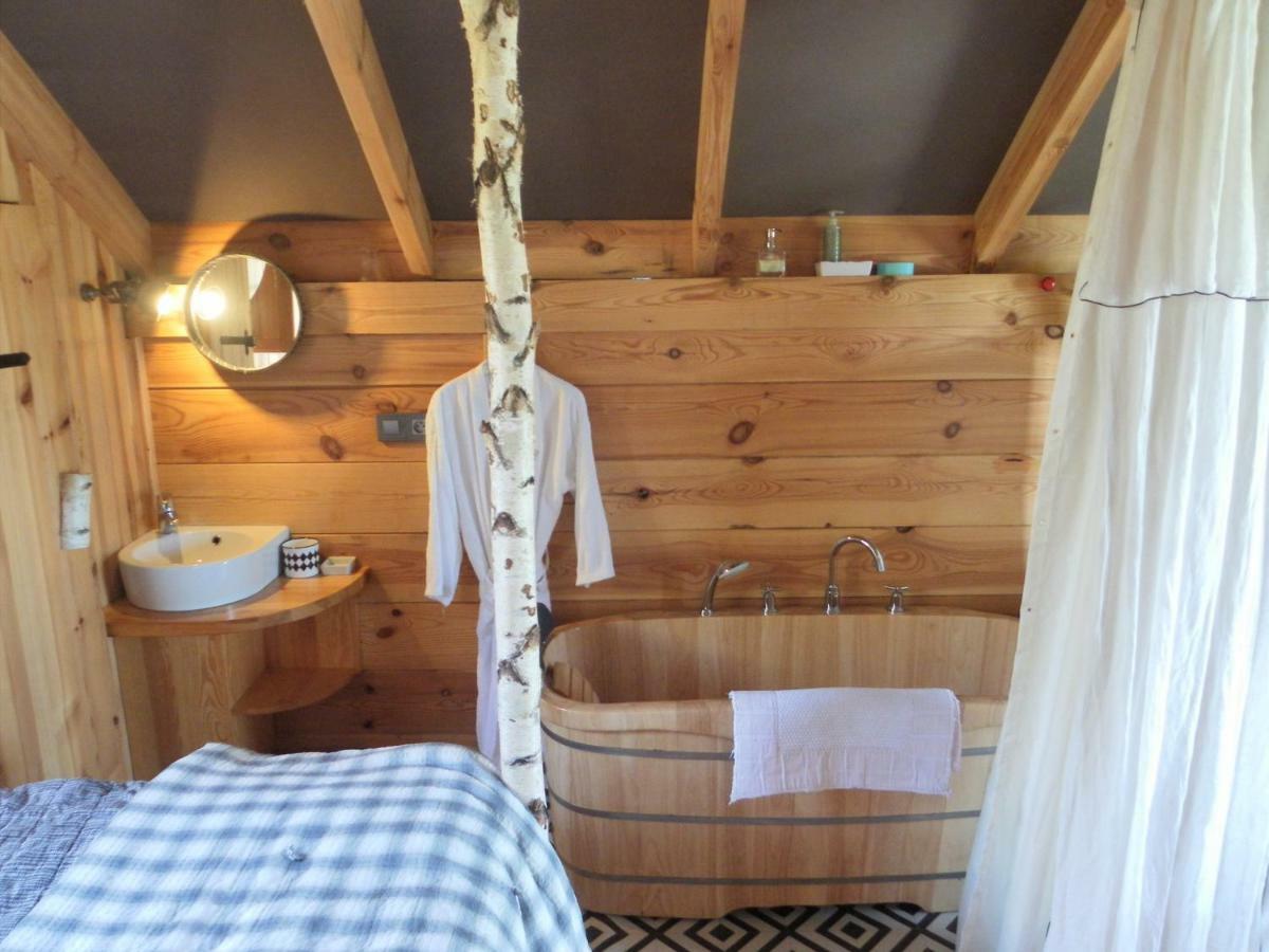 Les Volets Bleus Bed & Breakfast Arcangues Exterior photo